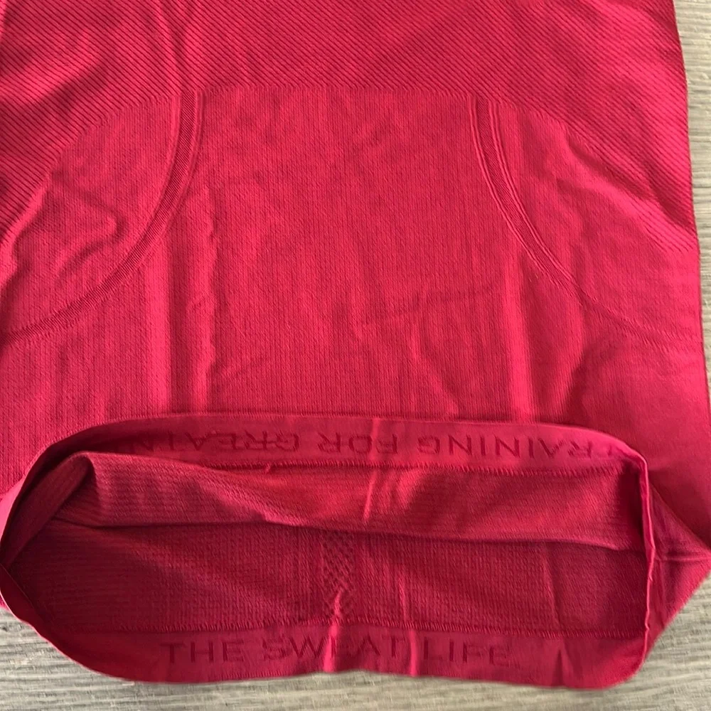 lululemon athletica Red Short Sleeve Tee